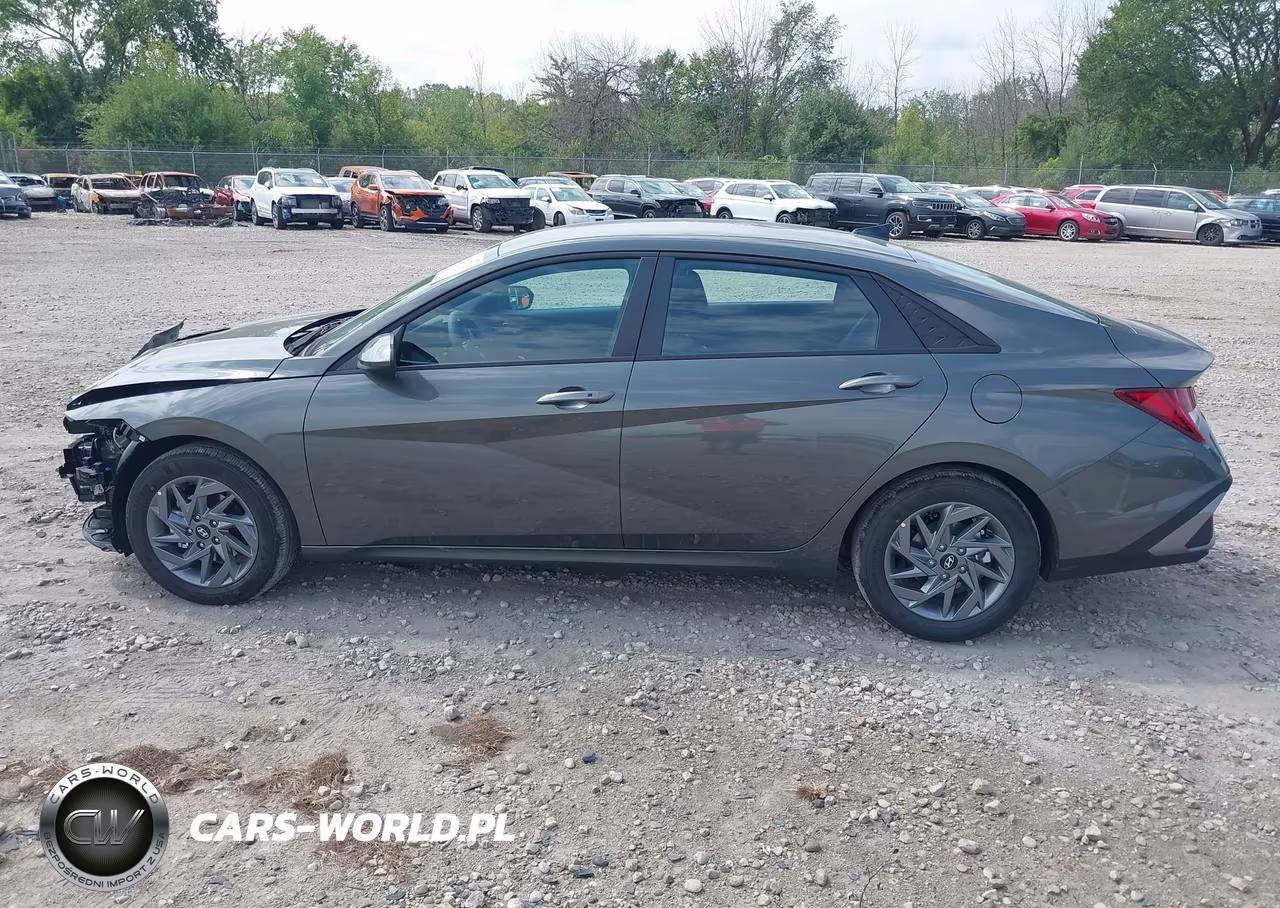 2026 Hyundai Elantra Hybrid Blue VIN:KMHLM4DJ6TU214981 - 15