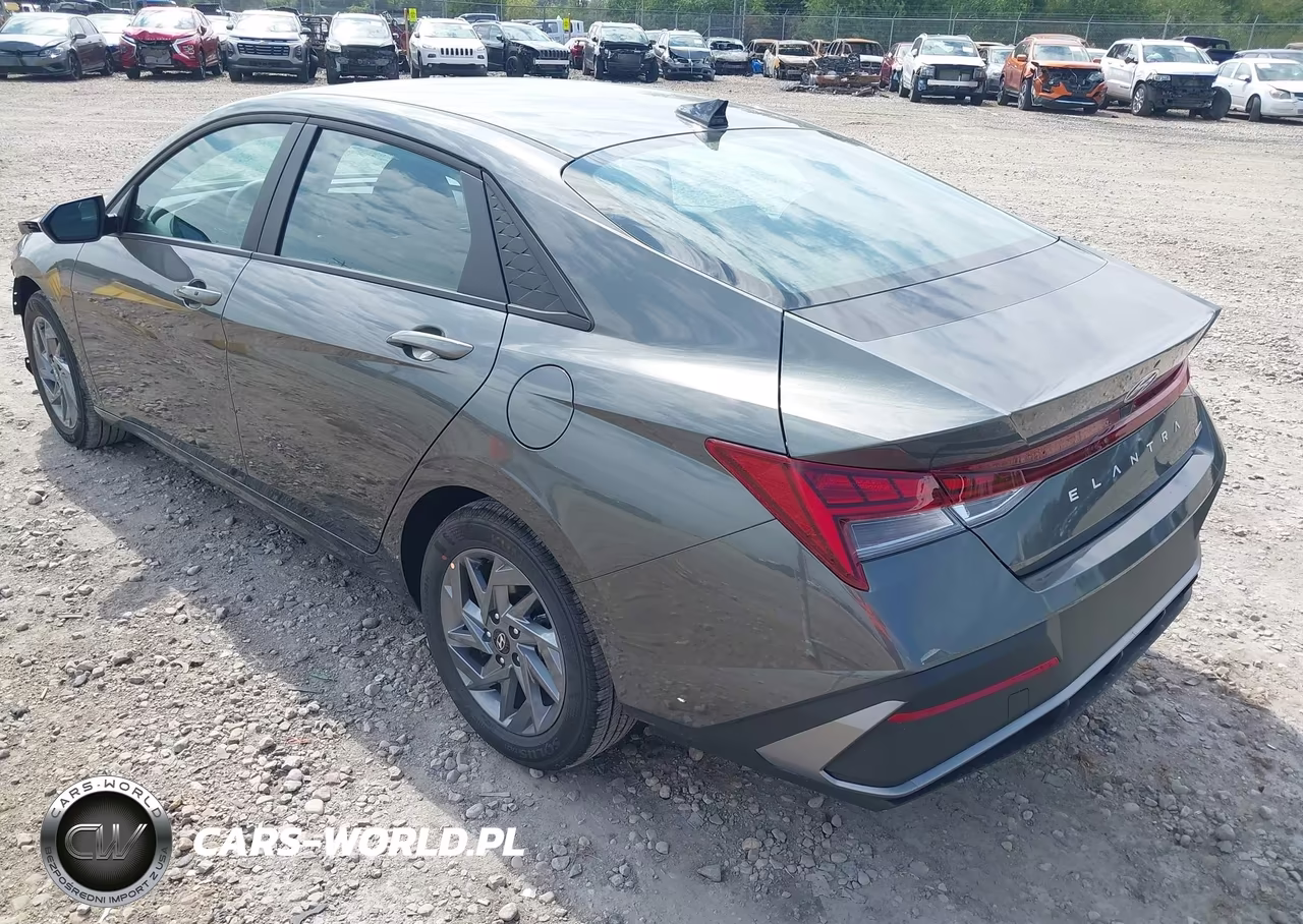 2026 Hyundai Elantra Hybrid Blue VIN:KMHLM4DJ6TU214981 - 3