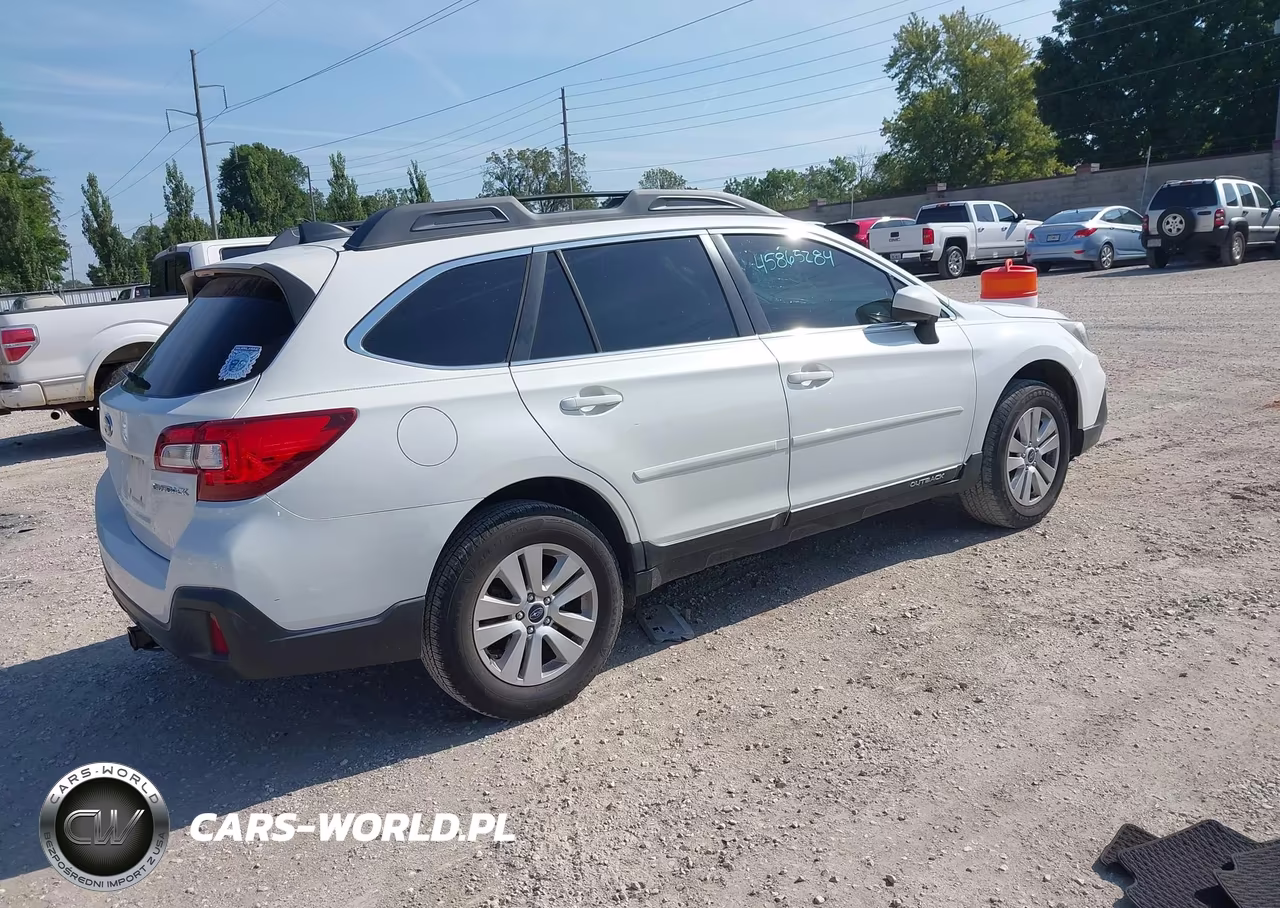 2019 Subaru Outback 2.5I Premium VIN:4S4BSAFC5K3276973 - 4