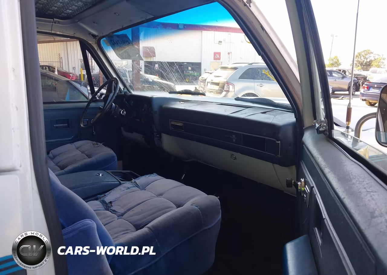 1985 Chevrolet Suburban K2 VIN:1GCGK26M8FF128670 - 5