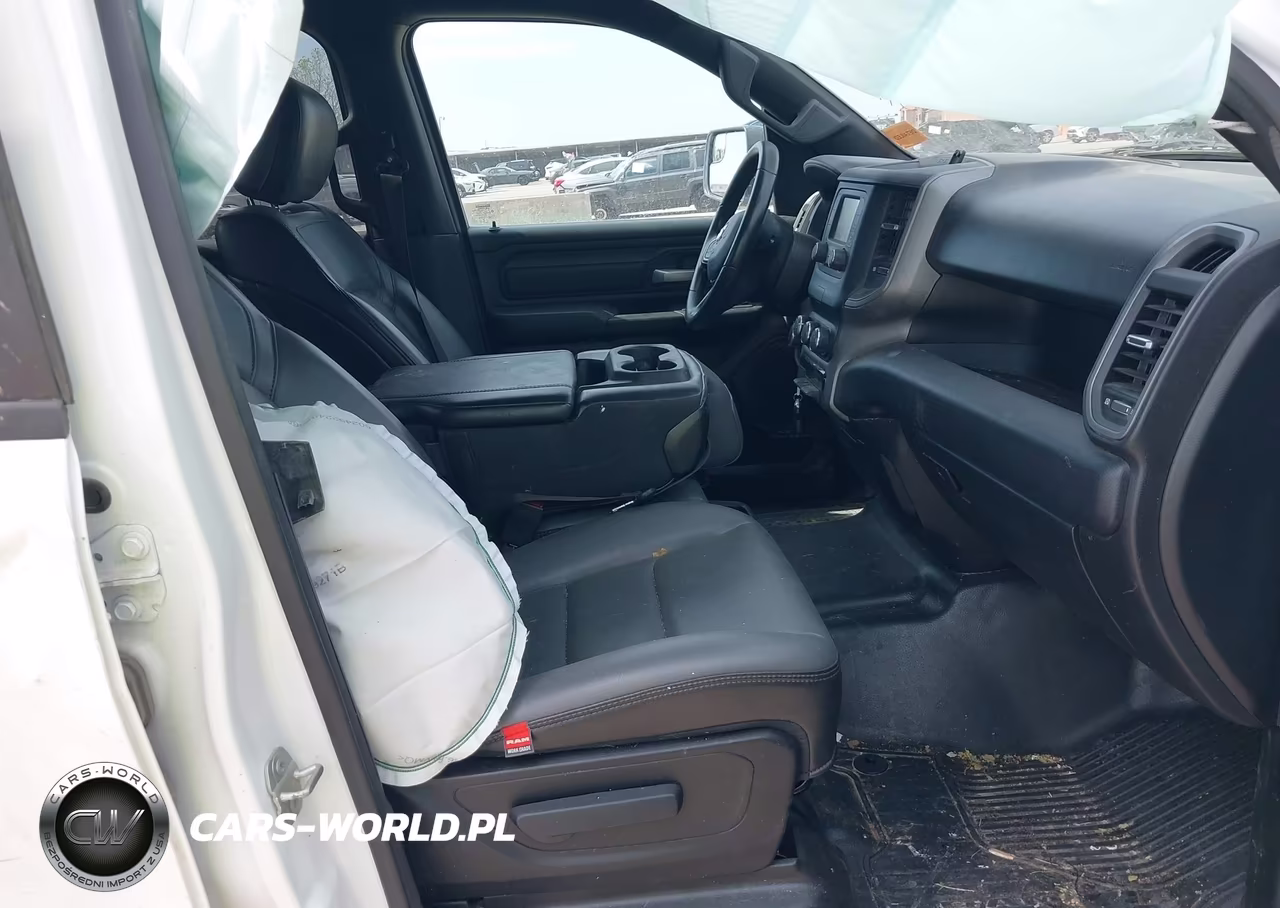 2023 Ram 1500 Tradesman 4X4 6'4 Box – zdjęcie 1 z 8