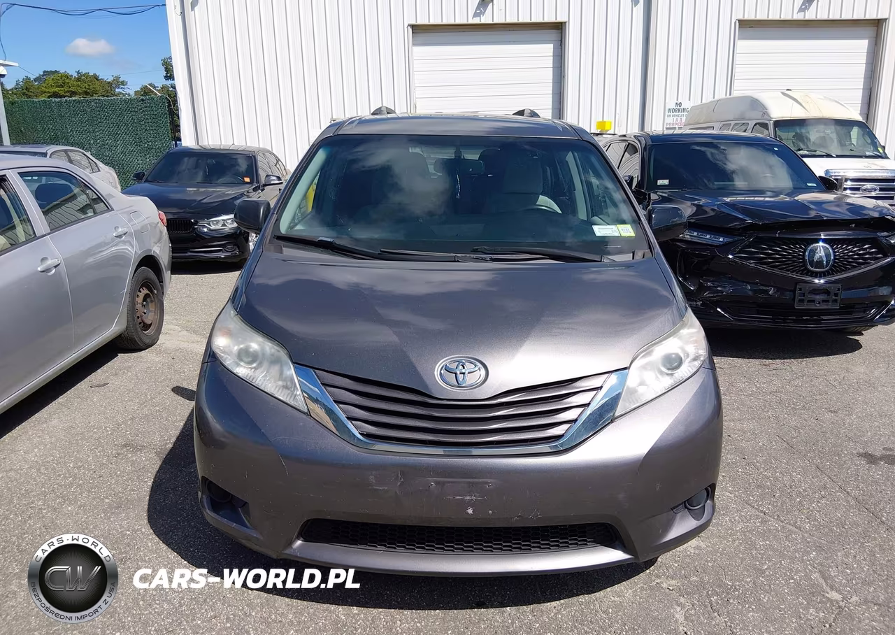 2017 Toyota Sienna Le 8 Passenger VIN:5TDKZ3DC4HS824628 - 12