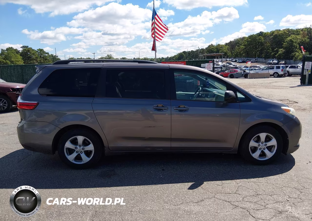 2017 Toyota Sienna Le 8 Passenger VIN:5TDKZ3DC4HS824628 - 13