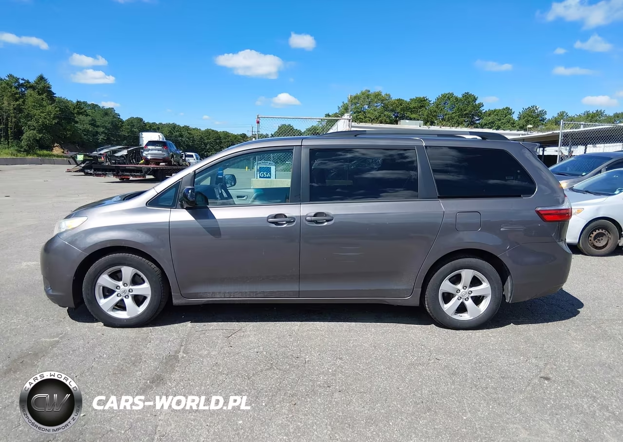 2017 Toyota Sienna Le 8 Passenger VIN:5TDKZ3DC4HS824628 - 14