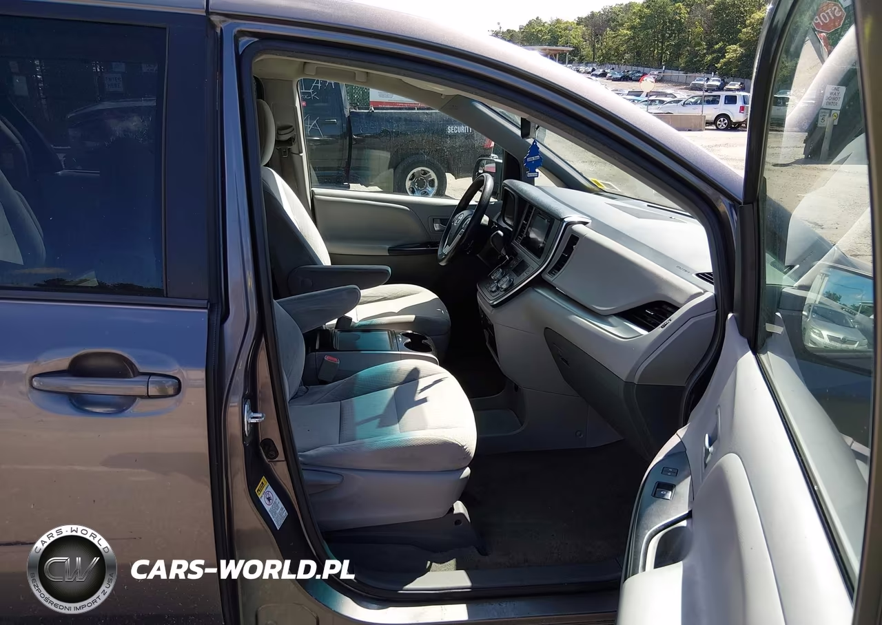 2017 Toyota Sienna Le 8 Passenger VIN:5TDKZ3DC4HS824628 - 5