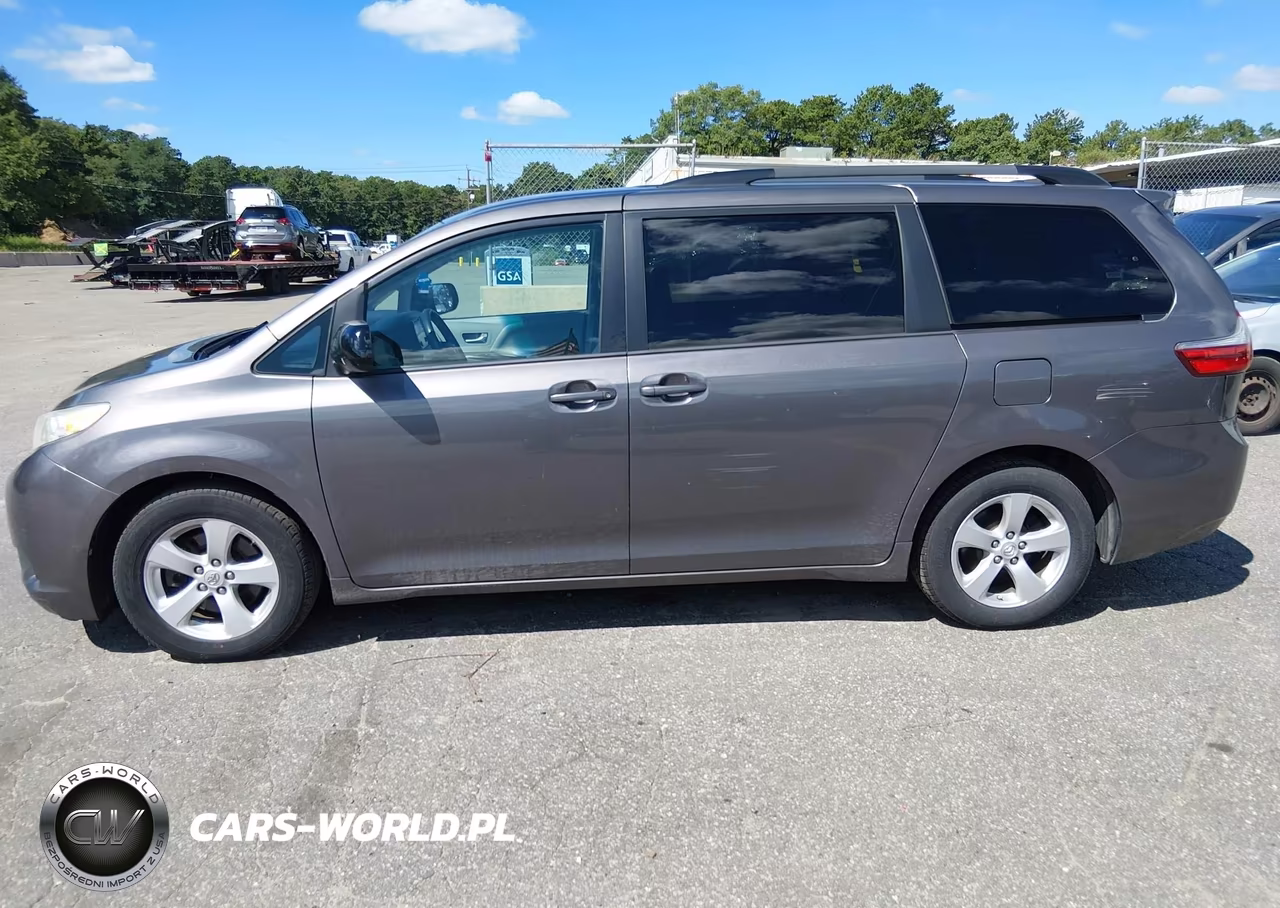 2017 Toyota Sienna Le 8 Passenger VIN:5TDKZ3DC4HS824628 - 6