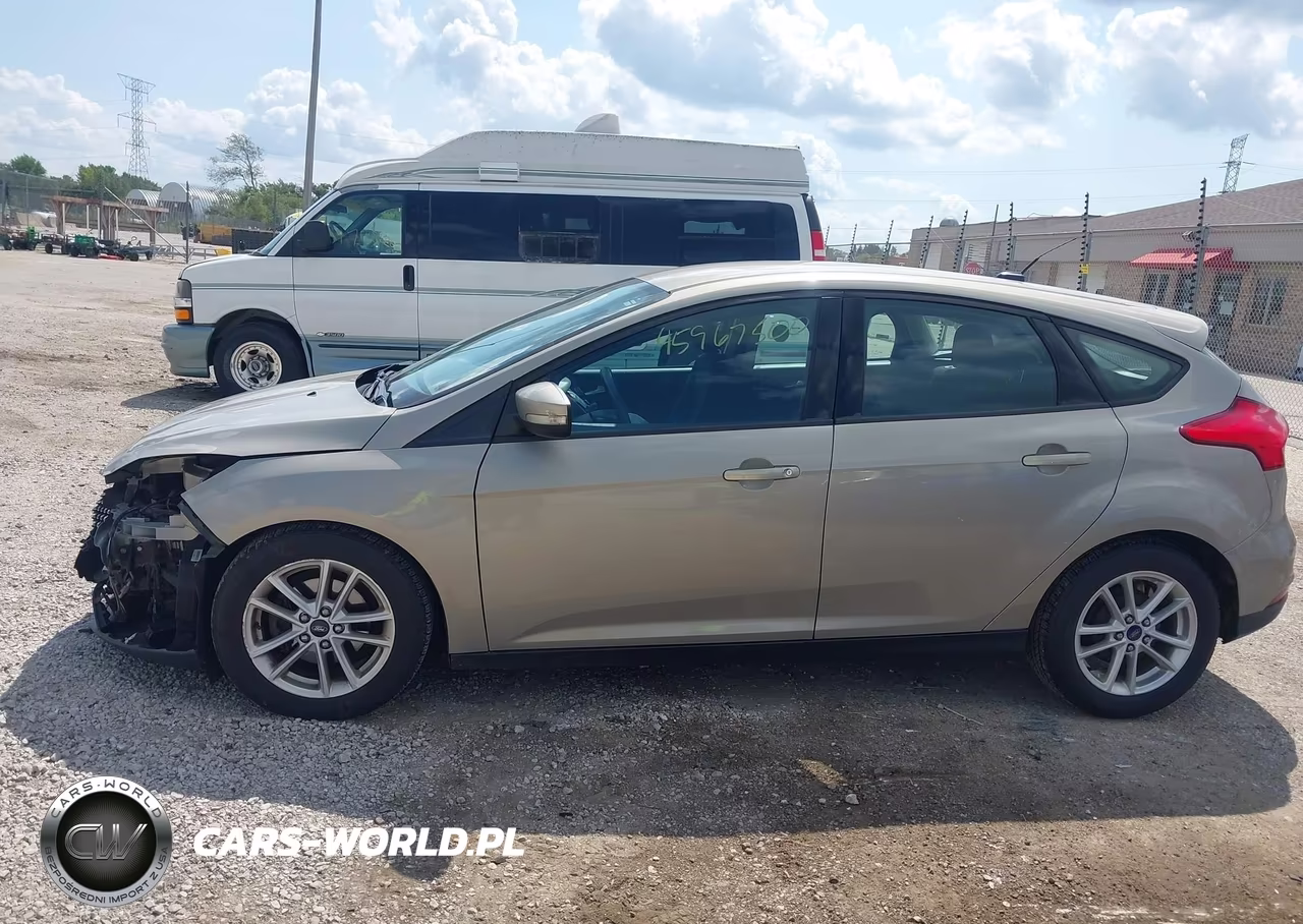 2015 Ford Focus Se VIN:1FADP3K21FL263687 - 14