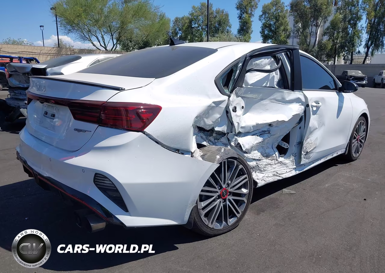 2024 Kia Forte Gt VIN:3KPF44AC0RE715329 - 4