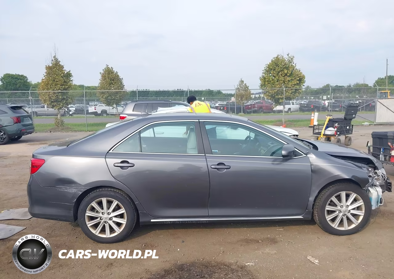 2014 Toyota Camry Xle V6 VIN:4T1BK1FK1EU551972 - 14