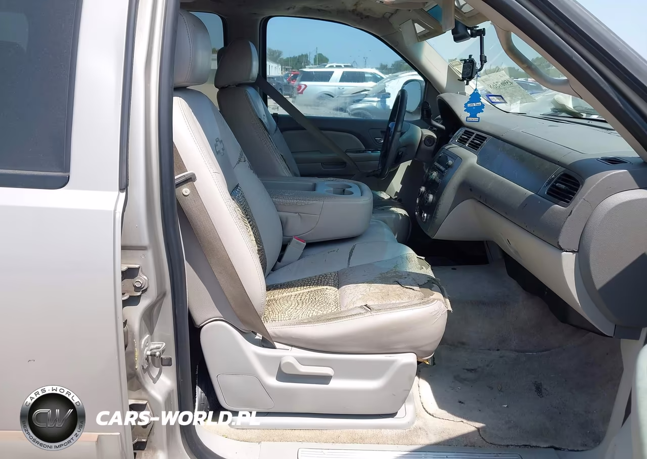 2007 Chevrolet Tahoe Ls VIN:1GNFC13027R270329 - 5