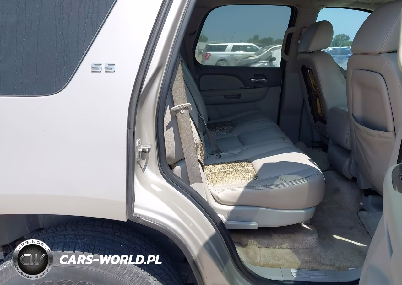 2007 Chevrolet Tahoe Ls VIN:1GNFC13027R270329 - 8