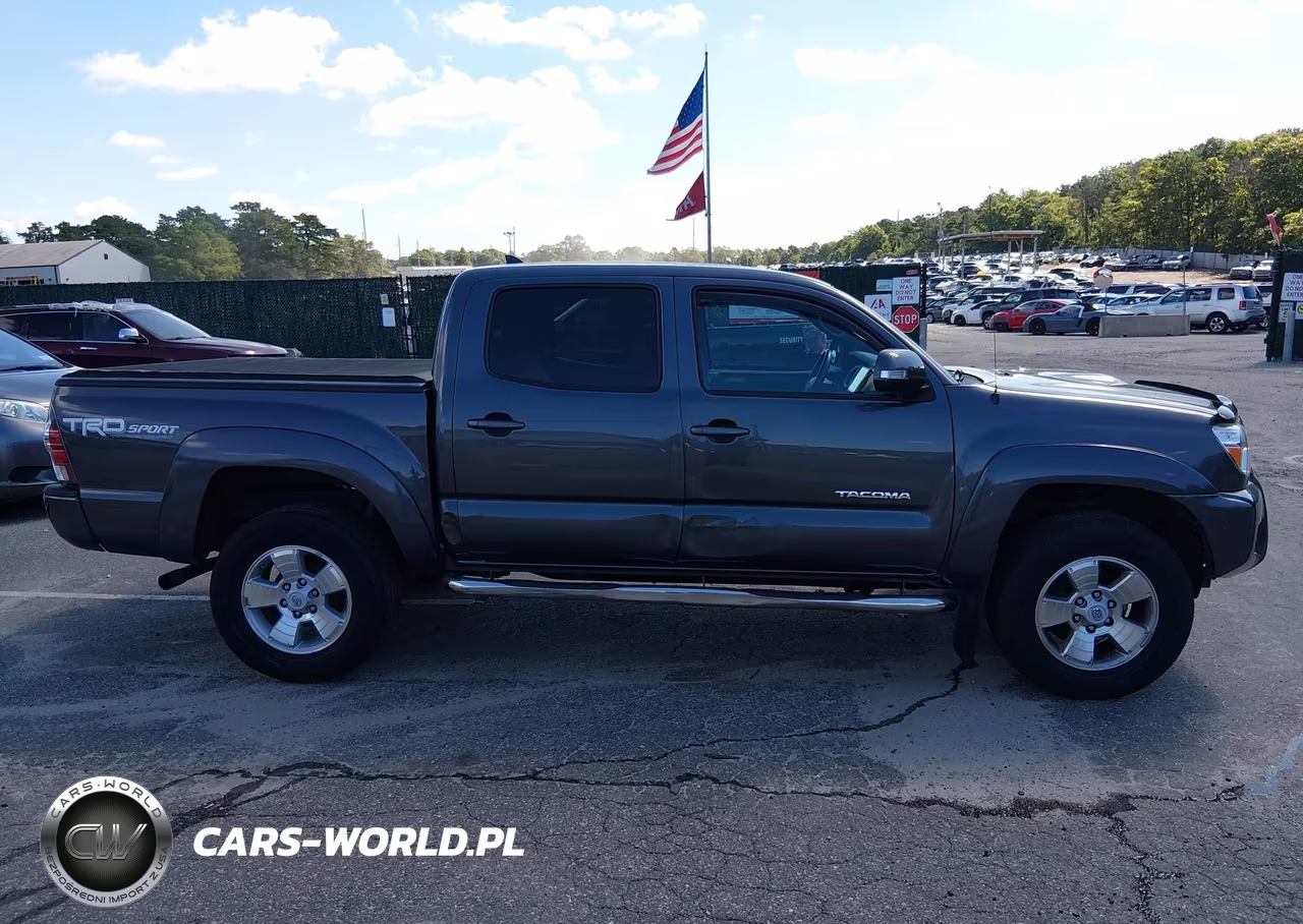 2014 Toyota Tacoma Base V6 VIN:3TMLU4EN2EM157840 - 13