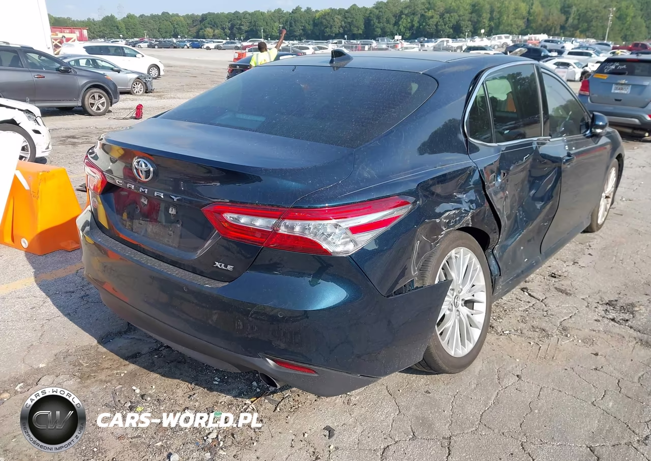 2018 Toyota Camry Xle V6 VIN:4T1BZ1HK9JU506412 - 4