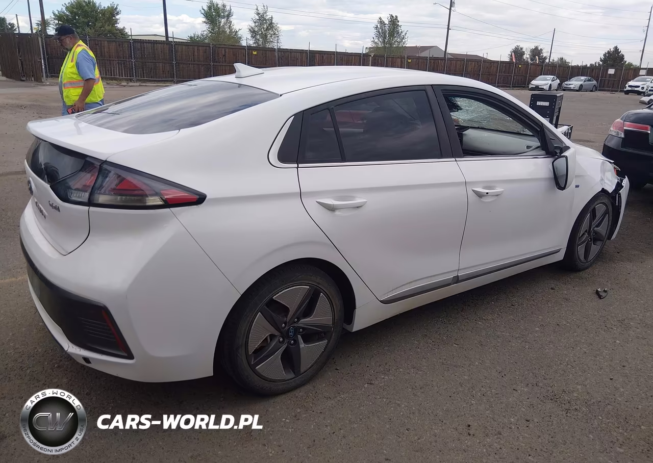 2020 Hyundai Ioniq Hybrid Sel VIN:KMHC85LC5LU211874 - 4