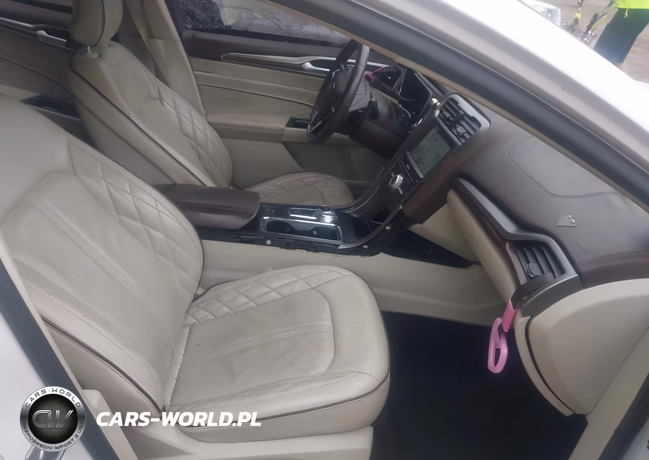 2017 Ford Fusion Platinum VIN:3FA6P0K92HR250391 - 5
