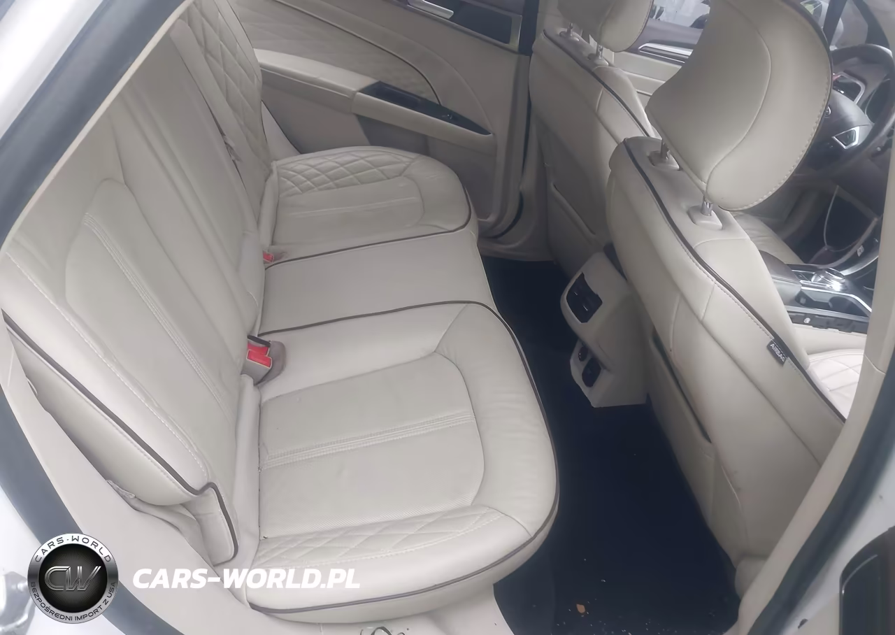 2017 Ford Fusion Platinum VIN:3FA6P0K92HR250391 - 8