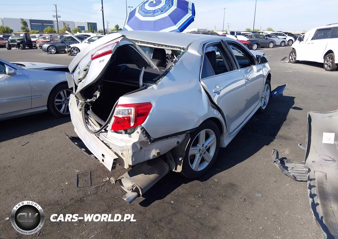 2014 Toyota Camry Se VIN:4T1BF1FK4EU449859 - 4