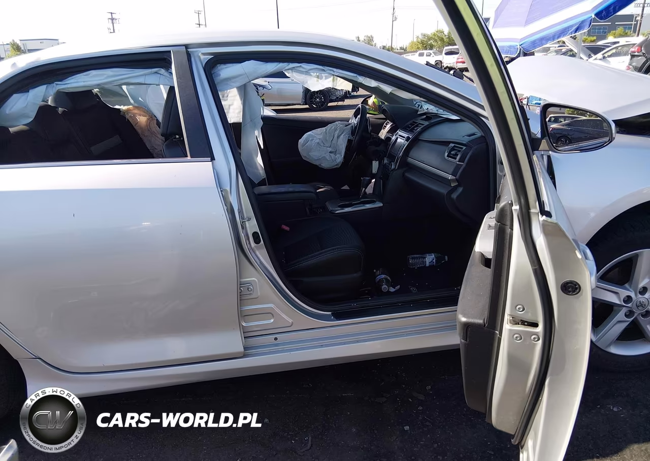 2014 Toyota Camry Se VIN:4T1BF1FK4EU449859 - 5