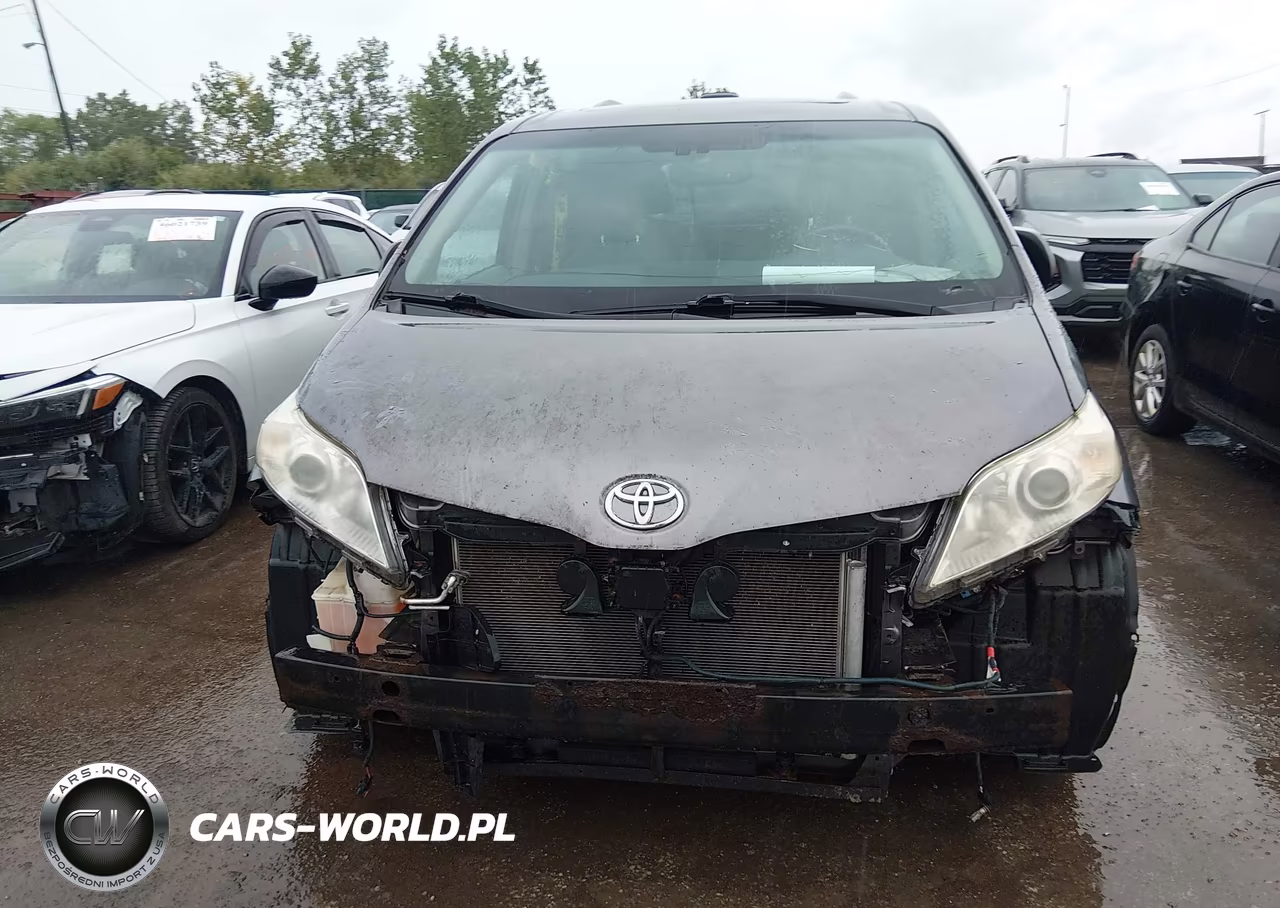 2011 Toyota Sienna Limited V6 VIN:5TDYK3DC4BS104591 - 12