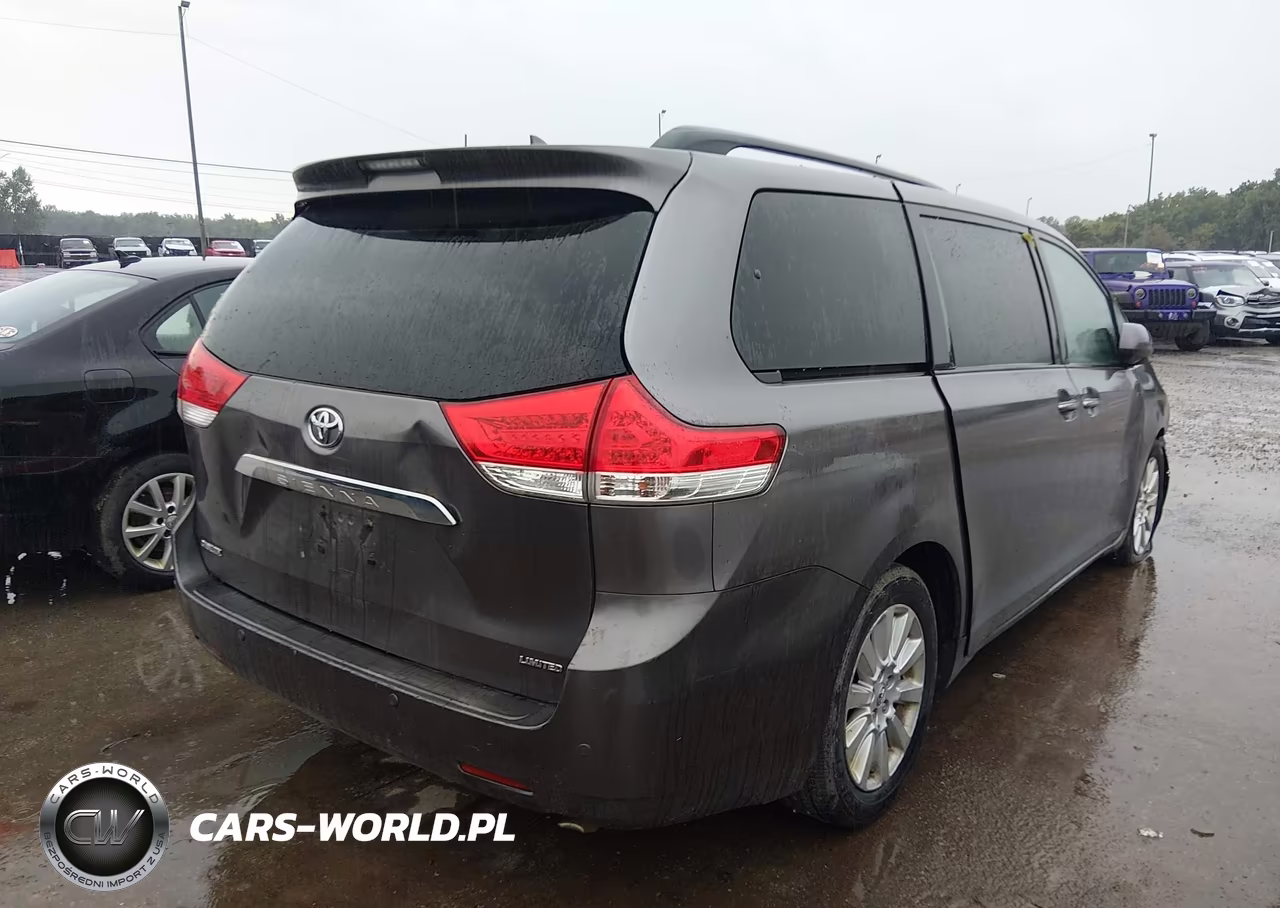 2011 Toyota Sienna Limited V6 VIN:5TDYK3DC4BS104591 - 4
