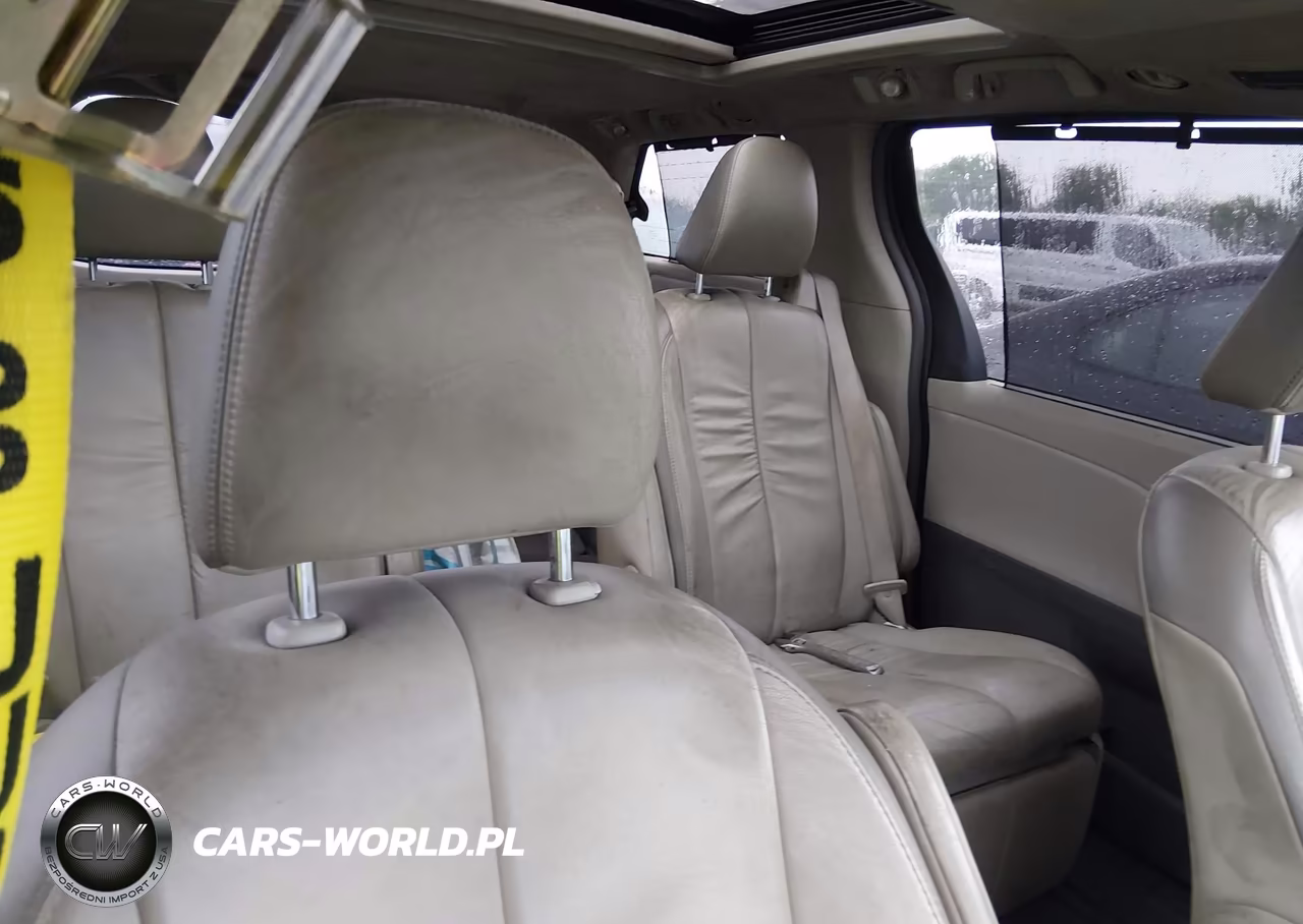 2011 Toyota Sienna Limited V6 VIN:5TDYK3DC4BS104591 - 8