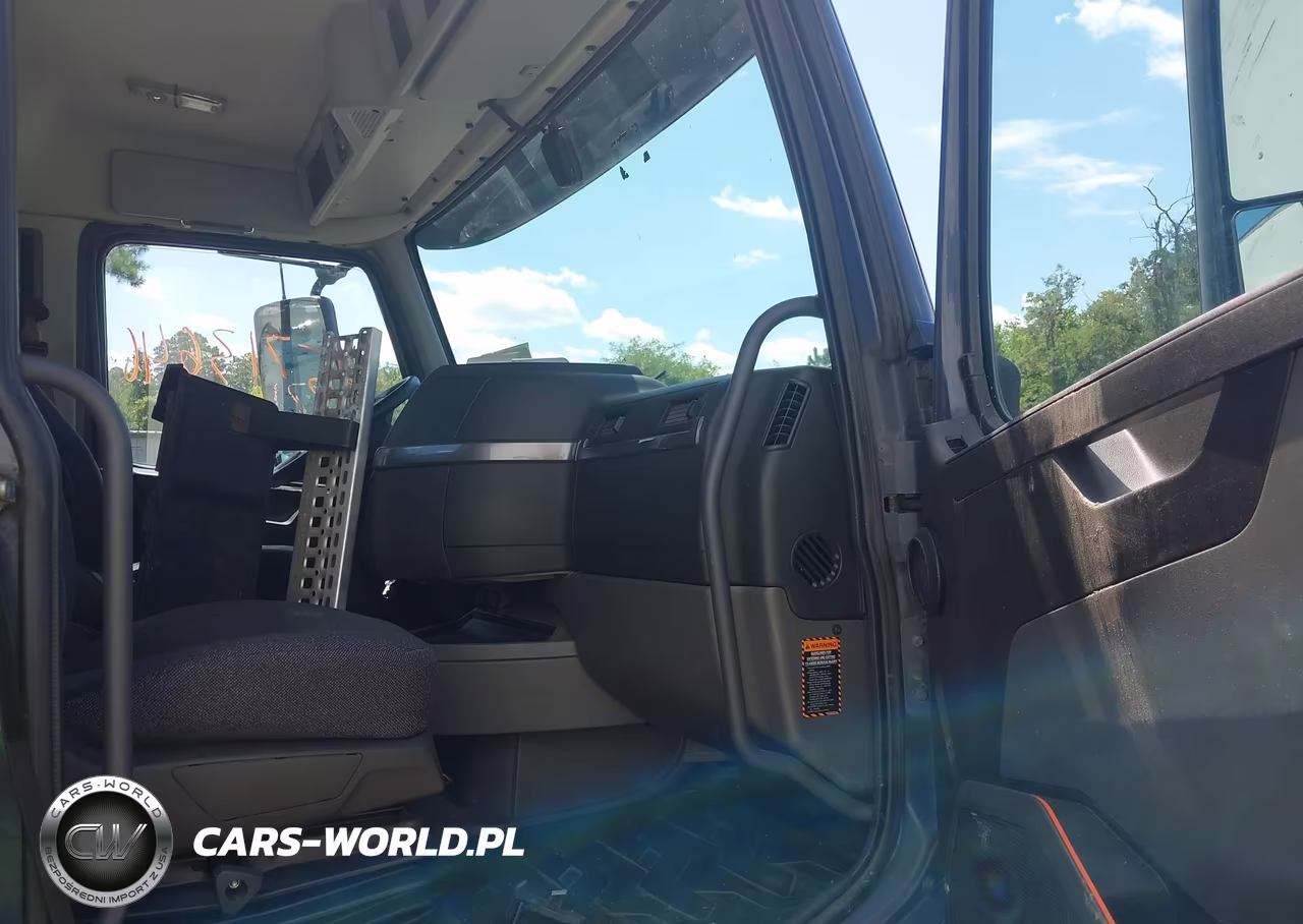2020 Volvo Vnr VIN:4V4WC9EG0LN261832 - 7
