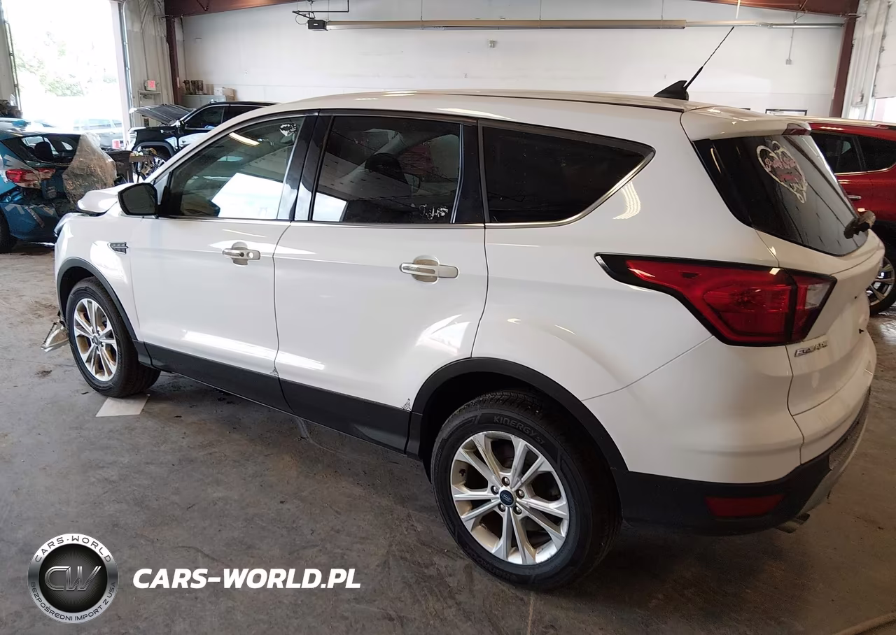 2019 Ford Escape Se VIN:1FMCU9GD2KUB39388 - 3