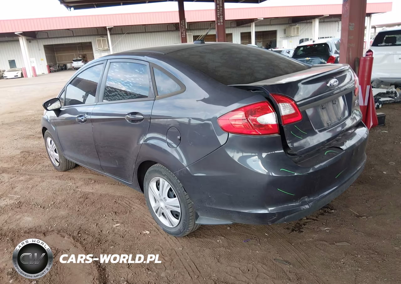 2013 Ford Fiesta S VIN:3FADP4AJ4DM176182 - 3