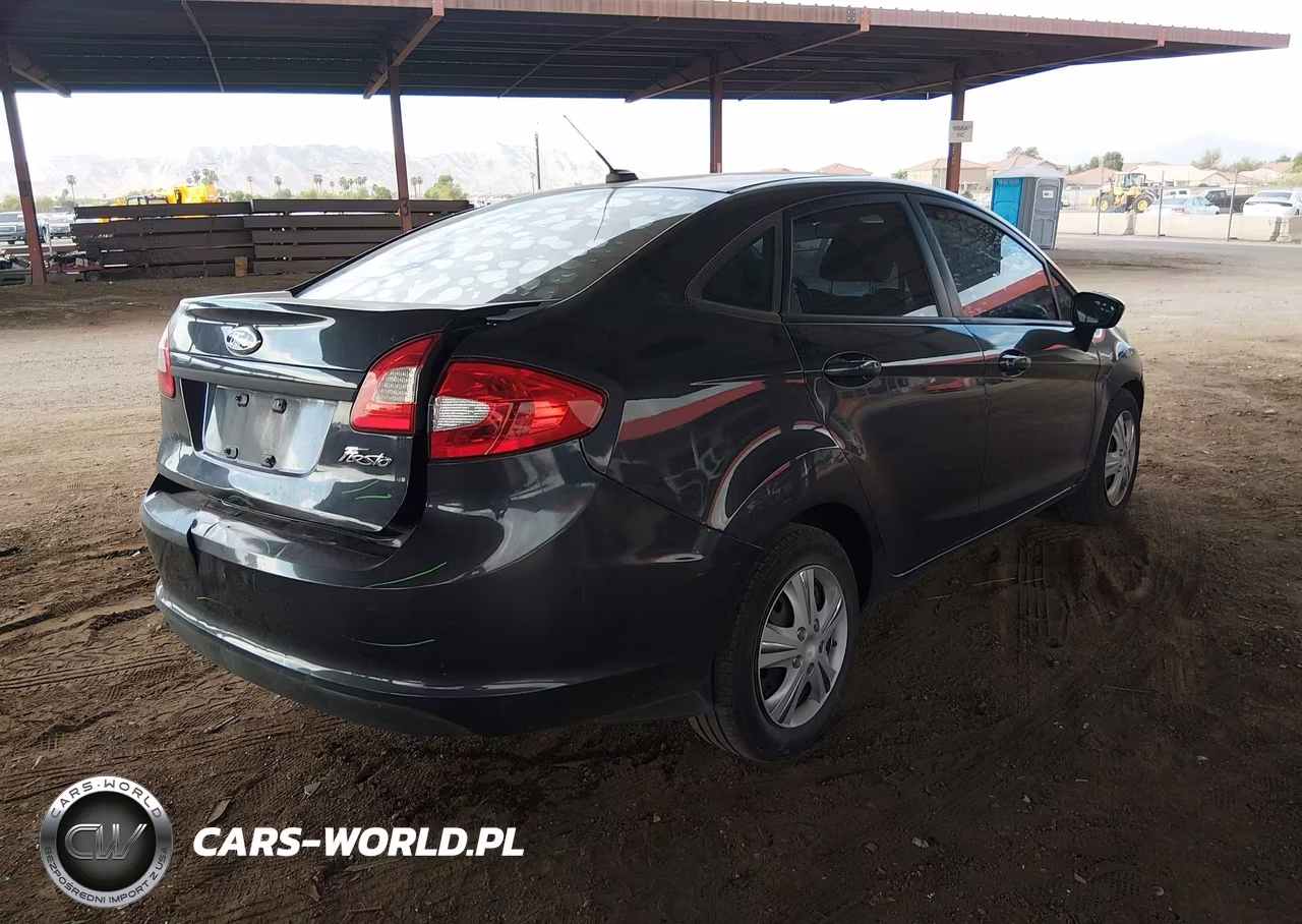 2013 Ford Fiesta S VIN:3FADP4AJ4DM176182 - 4