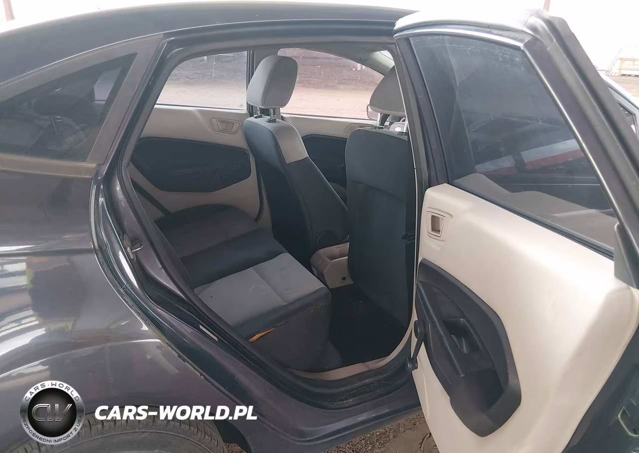 2013 Ford Fiesta S VIN:3FADP4AJ4DM176182 - 8