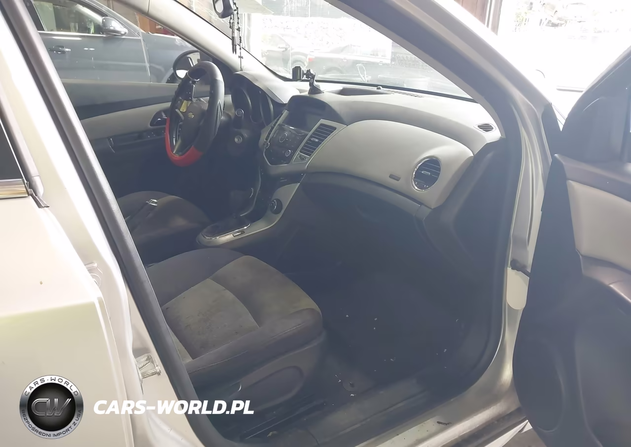 2012 Chevrolet Cruze Ls VIN:1G1PD5SH2C7365514 - 5