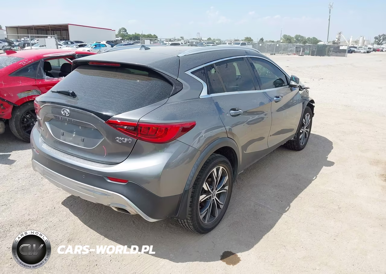 2017 Infiniti Qx30 Premium VIN:SJKCH5CR3HA033431 - 4