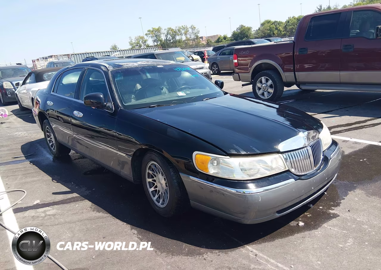 2000 Lincoln Town Car Signature