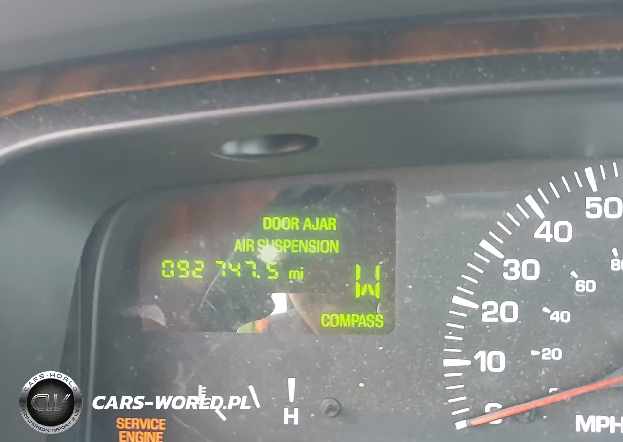 2000 Lincoln Town Car Signature VIN:1LNHM82W5YY914695 - 7