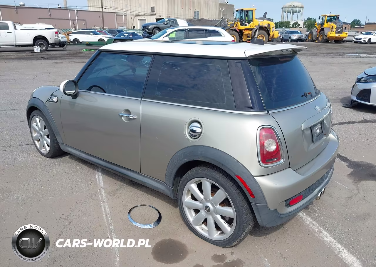 2007 Mini Cooper S VIN:WMWMF73537TL90517 - 3
