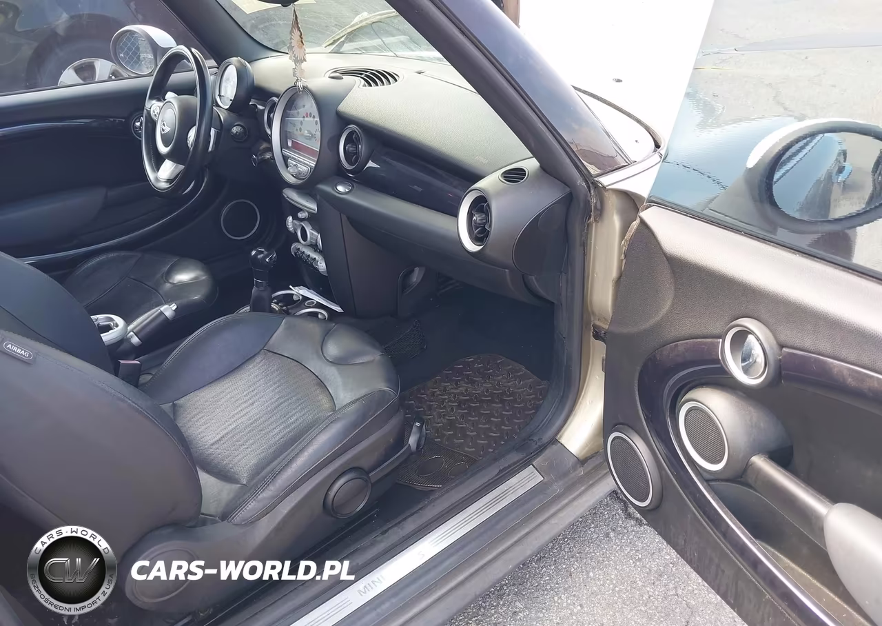 2007 Mini Cooper S VIN:WMWMF73537TL90517 - 5