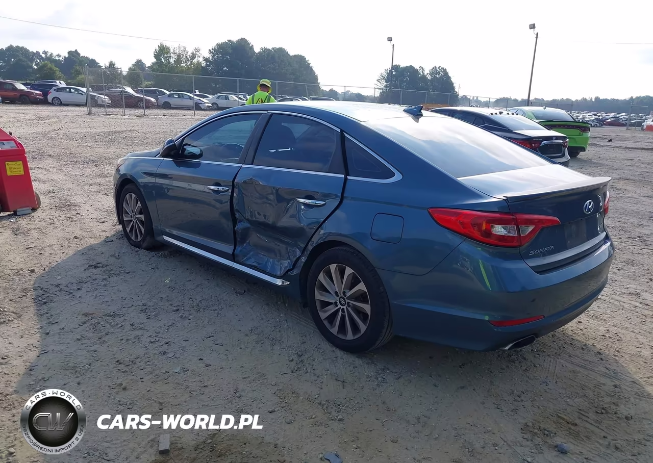 2015 Hyundai Sonata Sport VIN:5NPE34AF2FH228343 - 3