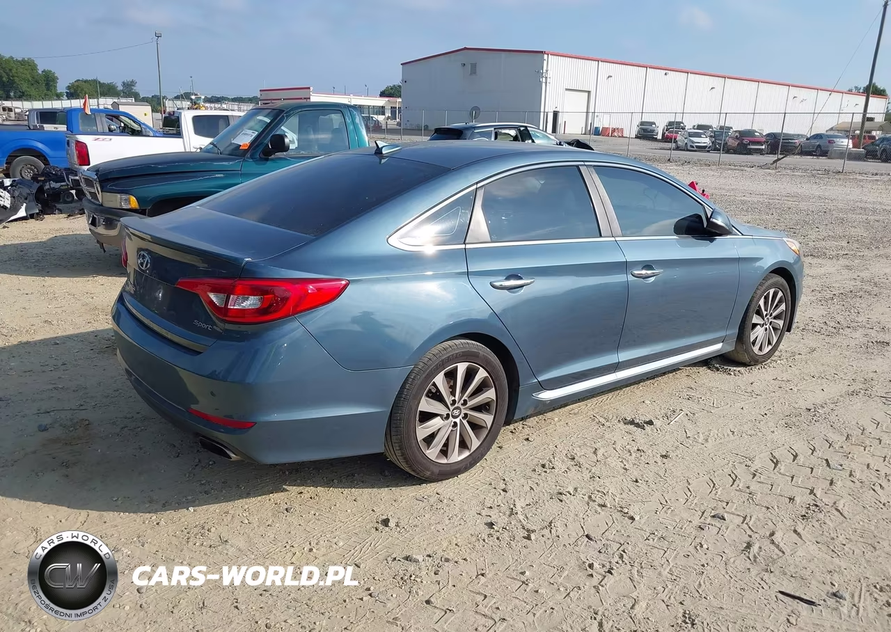 2015 Hyundai Sonata Sport VIN:5NPE34AF2FH228343 - 4