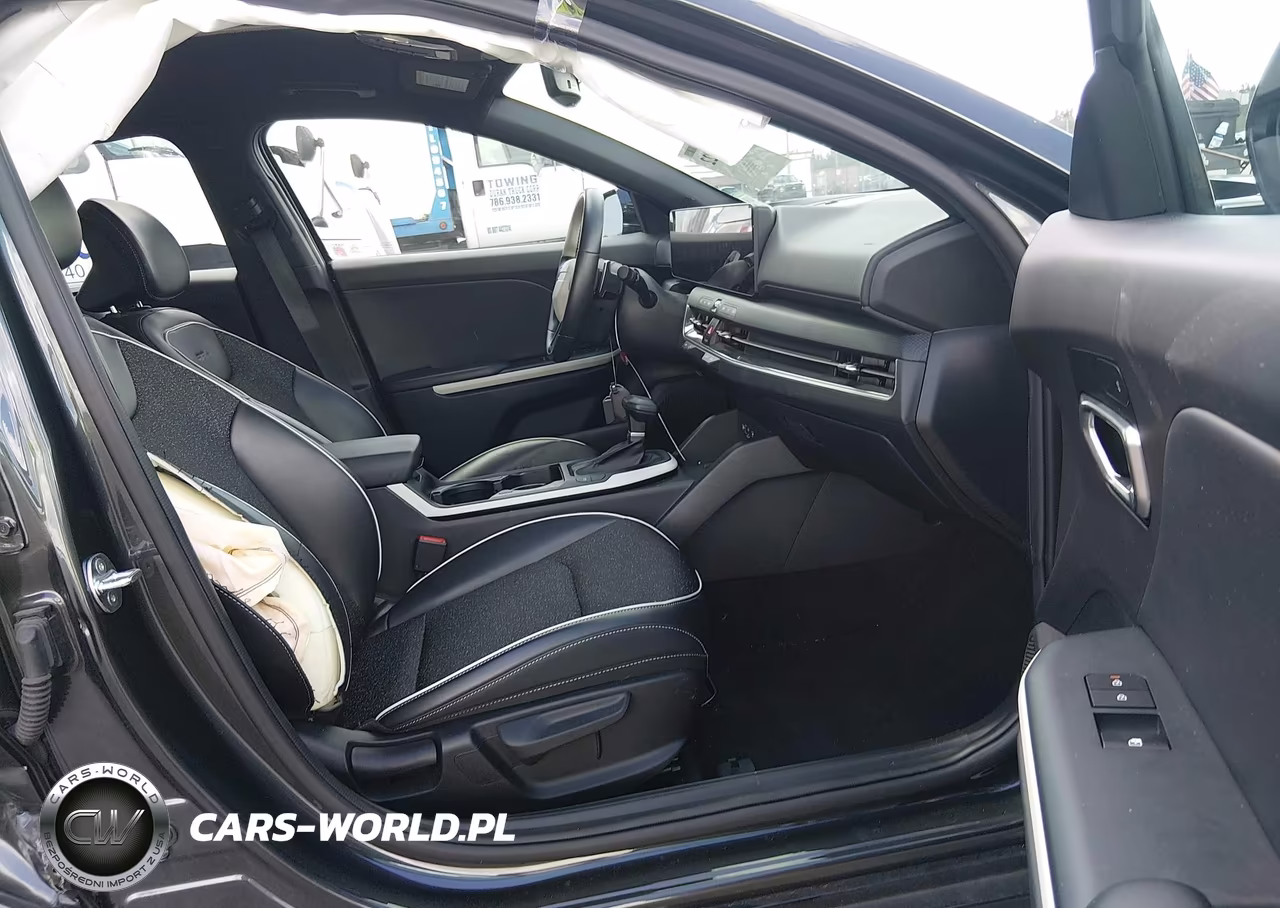 2025 Kia K4 Gt-Line VIN:3KPFW4DE9SE049830 - 5