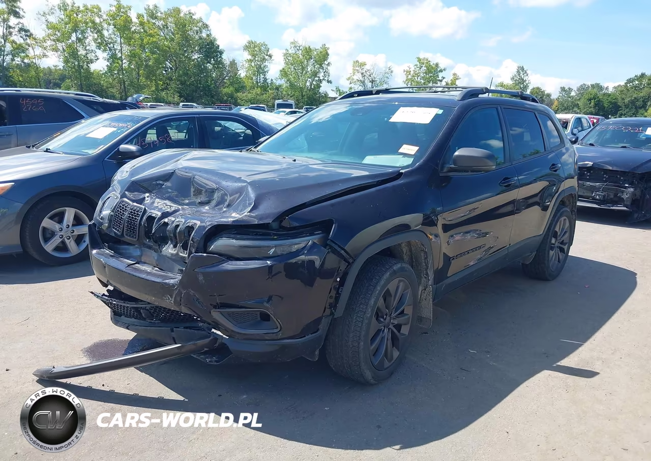 2021 Jeep Cherokee Latitude Lux VIN:1C4PJMMX9MD183004 - 2