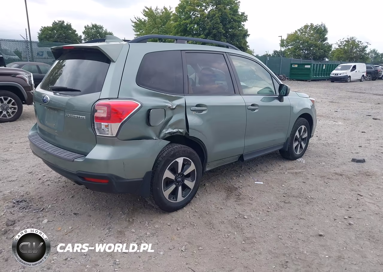 2018 Subaru Forester 2.5I Premium VIN:JF2SJAEC3JH617377 - 4