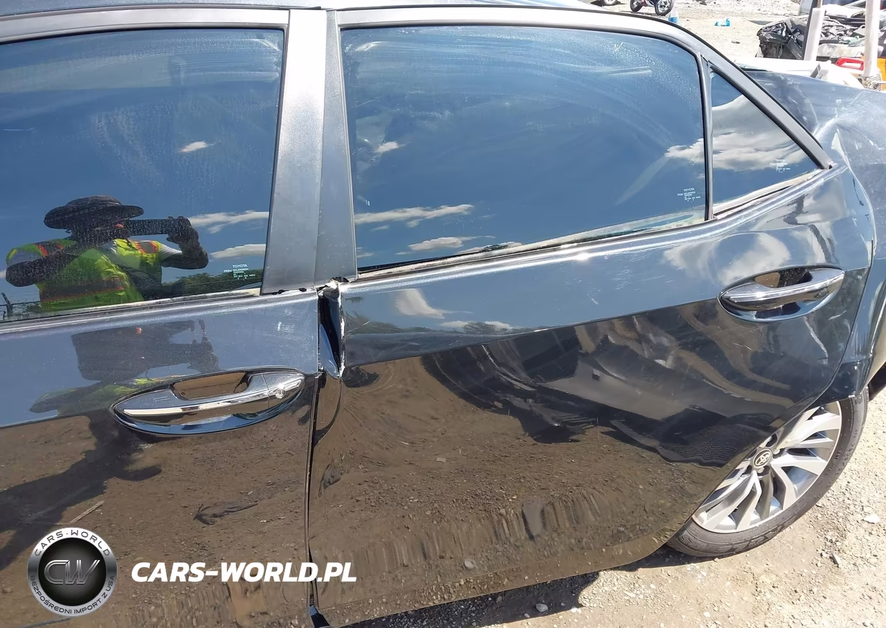 2018 Toyota Corolla Xle VIN:2T1BURHE6JC025493 - 19