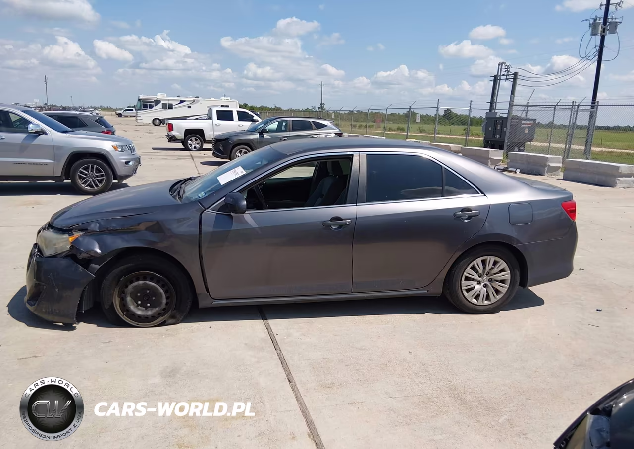 2014 Toyota Camry Le VIN:4T1BF1FK7EU422946 - 14