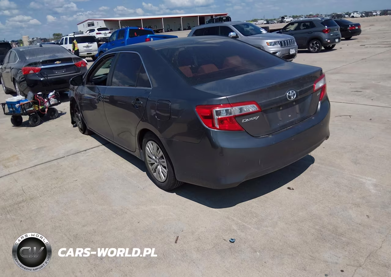 2014 Toyota Camry Le VIN:4T1BF1FK7EU422946 - 3