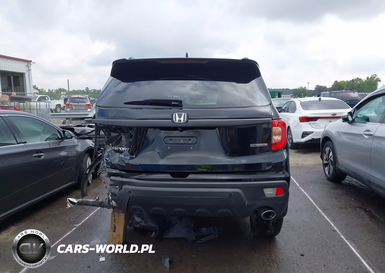 2019 Honda Passport Touring VIN:5FNYF7H94KB010662 - 16