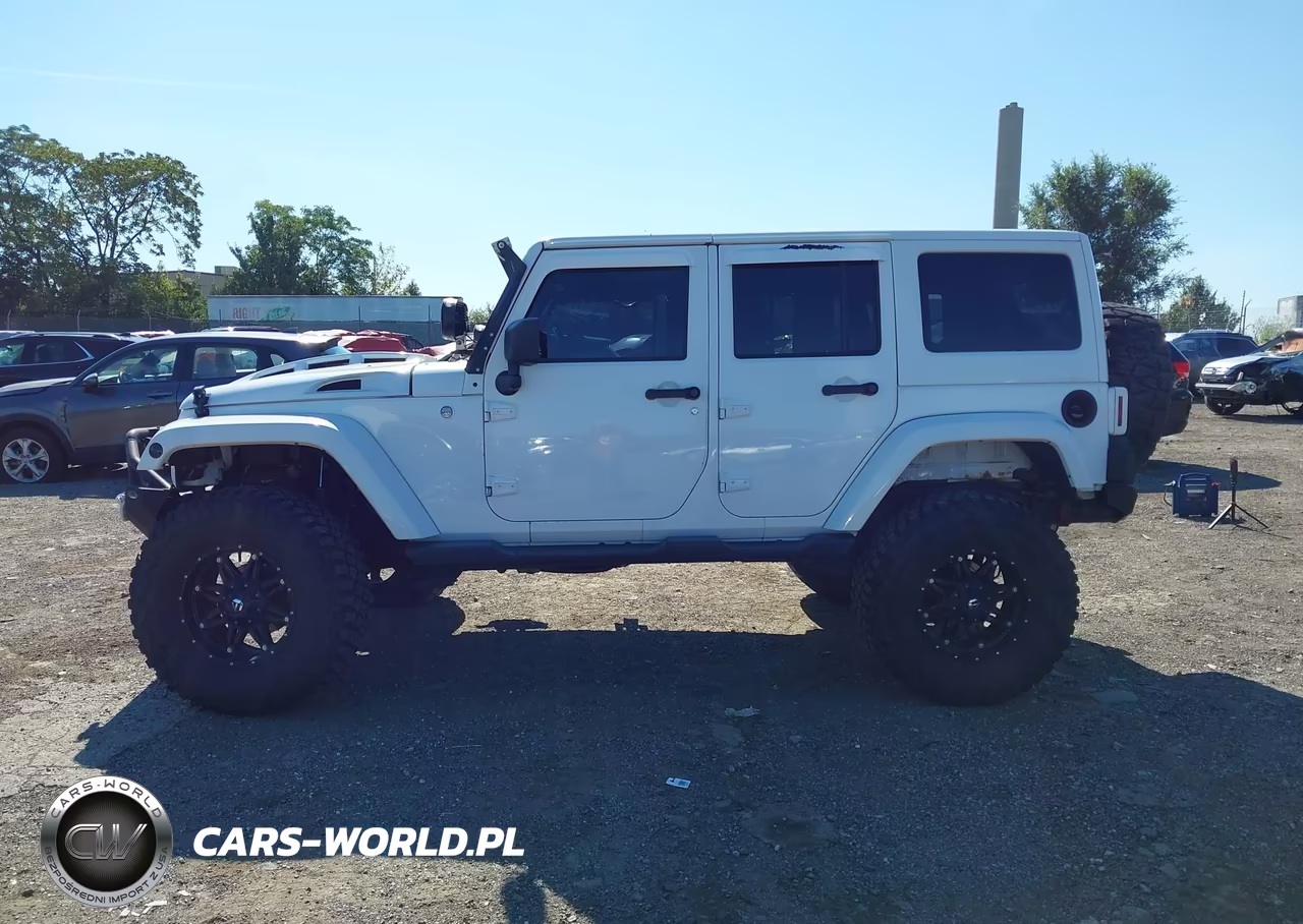 2014 Jeep Wrangler Unlimited Sahara VIN:1C4BJWEG0EL118750 - 14