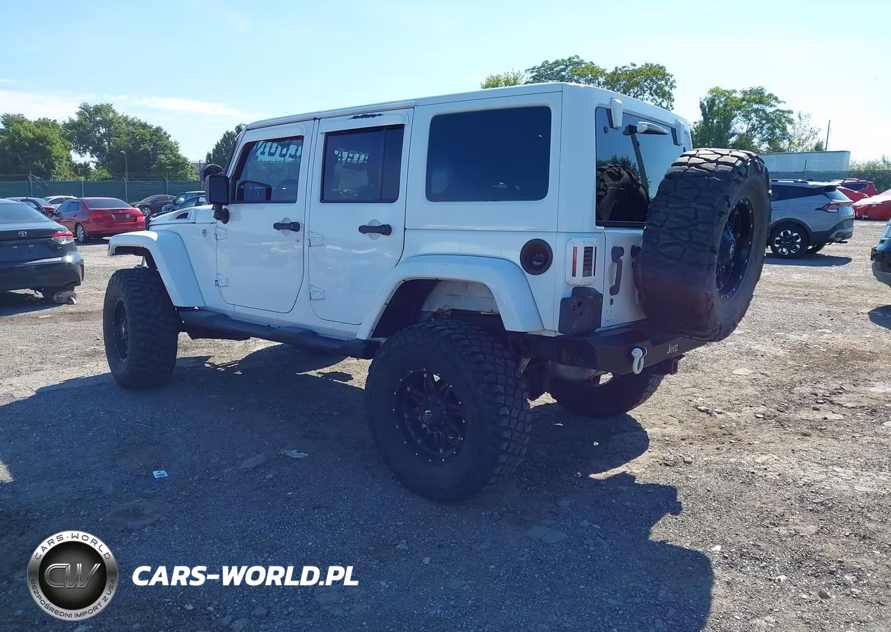 2014 Jeep Wrangler Unlimited Sahara VIN:1C4BJWEG0EL118750 - 3