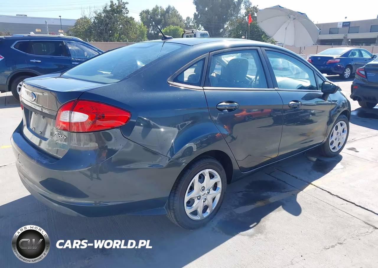 2011 Ford Fiesta S VIN:3FADP4AJ7BM178070 - 4