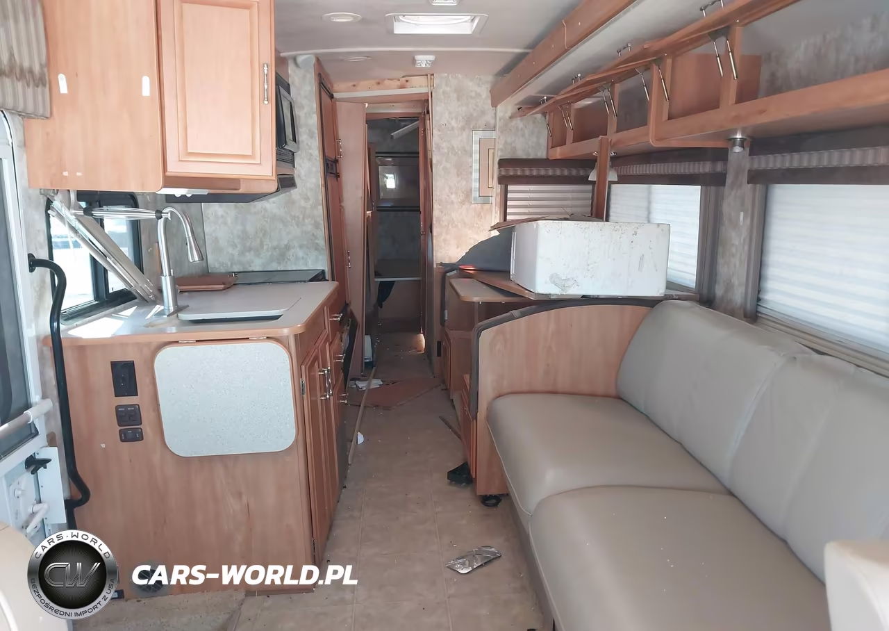 2007 Workhorse Custom Chassis Motorhome Chassis W22 VIN:5B4MP67G273420439 - 8