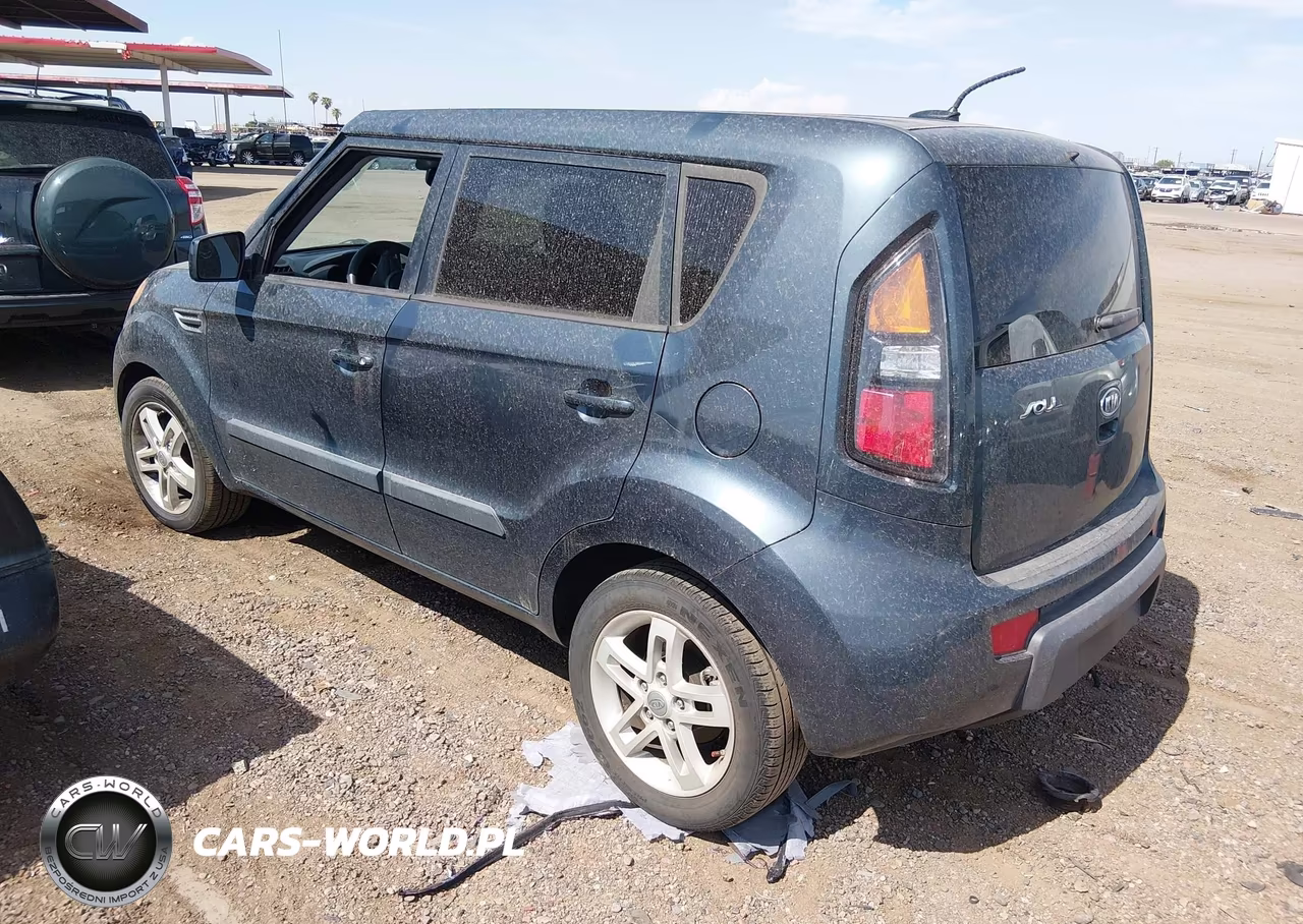 2011 Kia Soul + VIN:KNDJT2A28B7336092 - 3